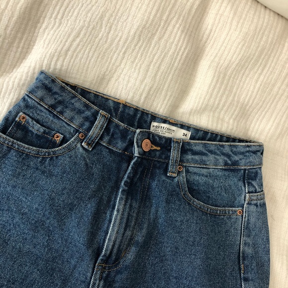 MID-WASH MOM JEANS - Picture 2 of 3